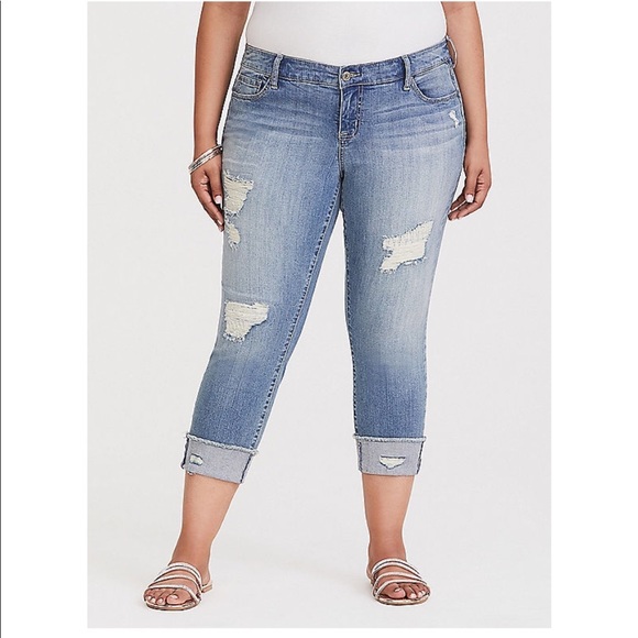 torrid Denim - Cropped Boyfriend Jean-Distressed Light Wash torrid Denim - Cropped Boyfriend Jean-Distressed Light Wash
